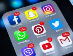 Dari Kanvas ke Layar: Bagaimana Media Sosial Mengubah Wajah Karya Seni dan Desain