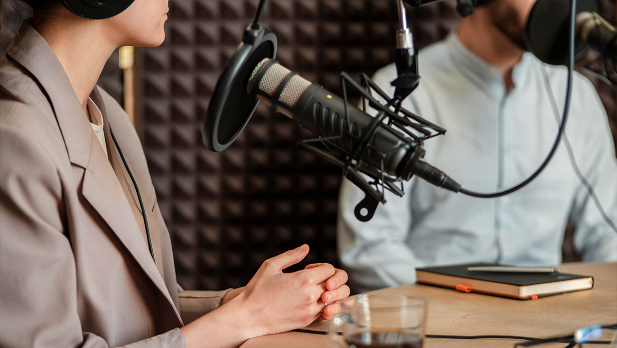 Ilustrasi Bisnis Podcast: Monetisasi dan Hak Cipta