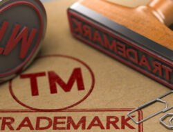 Penggunaan Simbol R (®) dan TM (™) dalam Merek: Aturan dan Makna Hukum