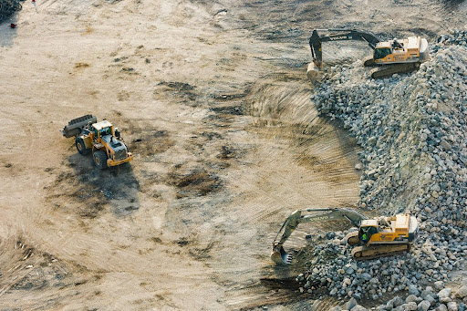 Ilustrasi UU Minerba Pertambangan
