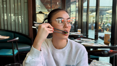 Ilustrasi Alasan Inilah yang Membuat Agnez Mo Harus Didendaa