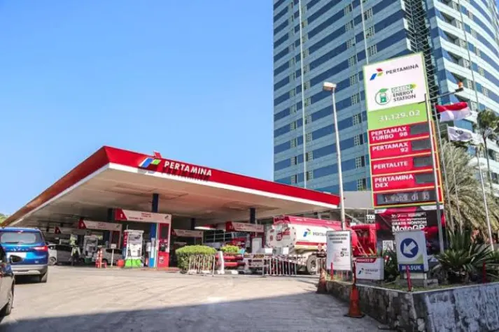 Ilustrasi Blending Bensin BBM Pertamina